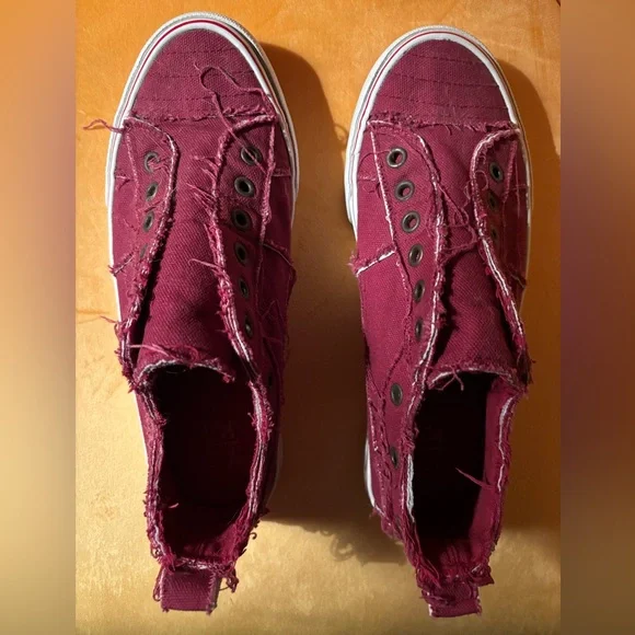 Women's Burgundy Canvas Sneakers - Picture 2 of 2